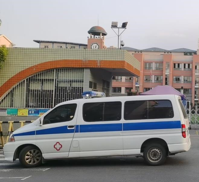 肃南救护车出租护送骨折病人一公里多少钱